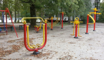 Площадка для воркаута в городе Запорожье №1861 Средняя Современная фото