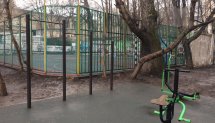 Площадка для воркаута в городе Москва №6488 Маленькая Современная фото