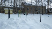 Площадка для воркаута в городе Котлас №8252 Маленькая Современная фото