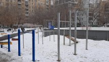 Площадка для воркаута в городе Красноярск №10618 Маленькая Современная фото