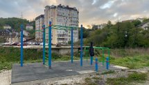 Площадка для воркаута в городе Сочи №10685 Маленькая Современная фото