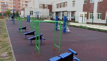 Площадка для воркаута в городе Звенигород №12083 Маленькая Современная фото