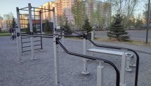 Площадка для воркаута в городе Красноярск №12806 Маленькая Современная фото