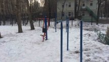 Площадка для воркаута в городе Москва №4863 Маленькая Современная фото