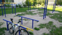 Площадка для воркаута в городе Харьков №2902 Маленькая Современная фото