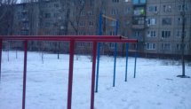 Площадка для воркаута в городе Энгельс №4611 Маленькая Современная фото