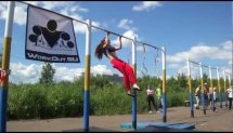 Выступление девушки на Street Workout Yaroslavl 2012