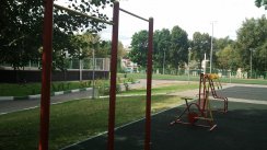 Площадка для воркаута в городе Москва №4171 Маленькая Современная фото