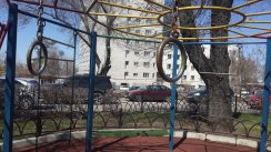 Площадка для воркаута в городе Алматы №2093 Маленькая Современная фото