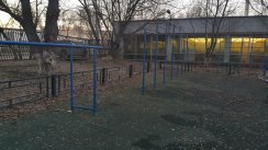 Площадка для воркаута в городе Москва №2685 Маленькая Современная фото