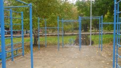 Площадка для воркаута в городе Уфа №5710 Средняя Современная фото