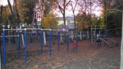 Площадка для воркаута в городе Уфа №5755 Средняя Современная фото