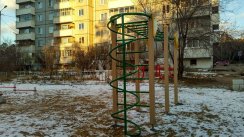 Площадка для воркаута в городе Чита №5905 Маленькая Современная фото