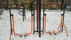 Площадка для воркаута в городе Москва №5966 Средняя Современная фото