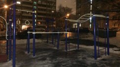 Площадка для воркаута в городе Москва №6000 Маленькая Современная фото