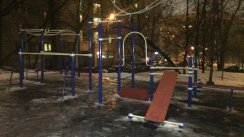 Площадка для воркаута в городе Москва №6000 Маленькая Современная фото