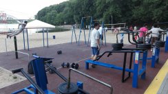 Площадка для воркаута в городе Химки №5304 Маленькая Современная фото