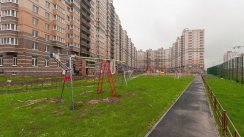 Площадка для воркаута в городе Санкт-Петербург №6072 Маленькая Современная фото