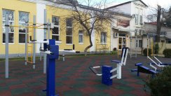 Площадка для воркаута в городе Геленджик №6253 Средняя Современная фото