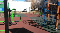 Площадка для воркаута в городе Люберцы №6375 Маленькая Современная фото