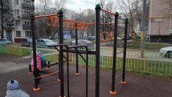 Площадка для воркаута в городе Москва №6383 Маленькая Современная фото