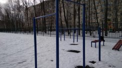 Площадка для воркаута в городе Санкт-Петербург №6498 Маленькая Современная фото