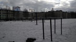 Площадка для воркаута в городе Санкт-Петербург №6498 Маленькая Современная фото