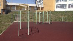 Площадка для воркаута в городе Владивосток №6599 Маленькая Современная фото