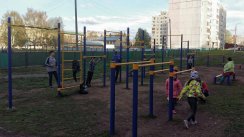 Площадка для воркаута в городе Уфа №6624 Маленькая Современная фото