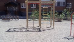 Площадка для воркаута в городе Чита №6636 Маленькая Современная фото