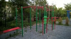 Площадка для воркаута в городе Новосибирск №6694 Маленькая Современная фото