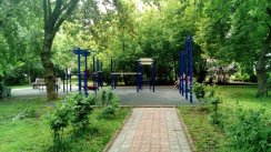 Площадка для воркаута в городе Москва №6725 Средняя Современная фото