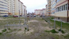 Площадка для воркаута в городе Югорск №6727 Средняя Современная фото