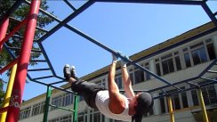 Площадка для воркаута в городе Екатеринбург №6174 Маленькая Современная фото