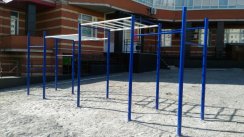 Площадка для воркаута в городе Новосибирск №7318 Маленькая Современная фото