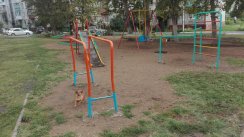 Площадка для воркаута в городе Омск №7519 Маленькая Современная фото