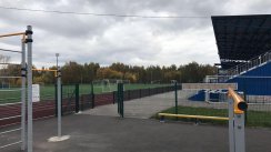 Площадка для воркаута в городе Барнаул №7558 Маленькая Современная фото