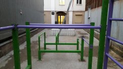 Площадка для воркаута в городе Москва №7628 Маленькая Современная фото