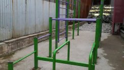 Площадка для воркаута в городе Москва №7628 Маленькая Современная фото