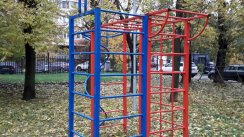 Площадка для воркаута в городе Москва №7763 Маленькая Современная фото