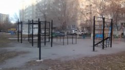Площадка для воркаута в городе Челябинск №7853 Средняя Современная фото