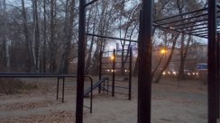 Площадка для воркаута в городе Челябинск №7873 Средняя Современная фото