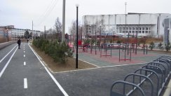 Площадка для воркаута в городе Биробиджан №7904 Средняя Современная фото