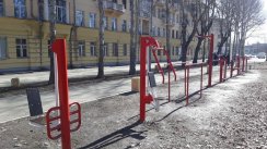 Площадка для воркаута в городе Екатеринбург №7153 Маленькая Современная фото