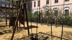 Площадка для воркаута в городе Москва №8462 Маленькая Современная фото