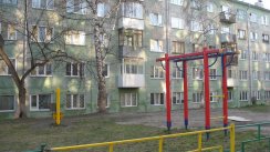 Площадка для воркаута в городе Новосибирск №8494 Маленькая Современная фото