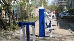 Площадка для воркаута в городе Новосибирск №8549 Маленькая Современная фото