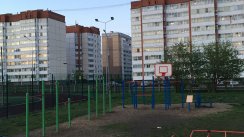 Площадка для воркаута в городе Нижний Тагил №8586 Маленькая Современная фото