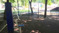 Площадка для воркаута в городе Москва №8626 Маленькая Современная фото