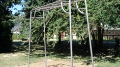 Площадка для воркаута в городе Бад-Хомбург №8712 Средняя Современная фото